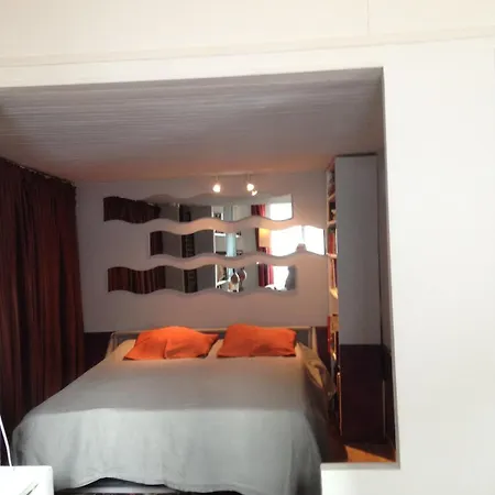 Apartment Dupleix 75m2 Sur Cour Arboree