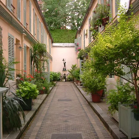 Dupleix 75m2 Sur Cour Arboree Apartment Paris